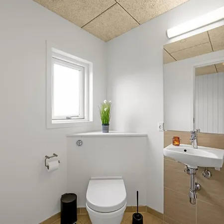 Gerret - 200m To The Fjord By Interhome